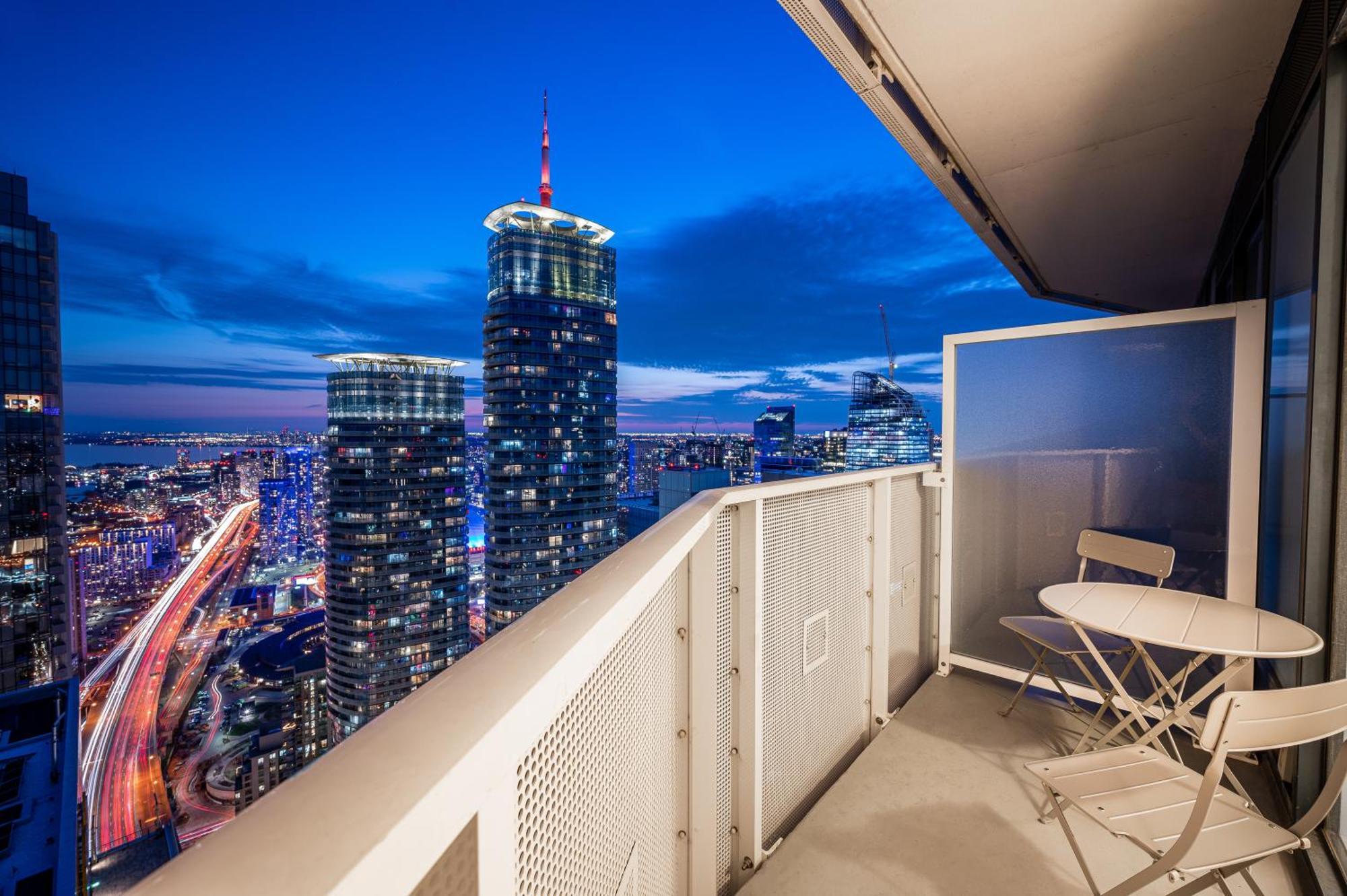טורונטו Presidential Suite Heart Of Downtown With Stunning View מראה חיצוני תמונה